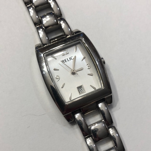 Relic “ Your Style Found “ Ladies Watch - all stainless steel - Picture 4 of 15